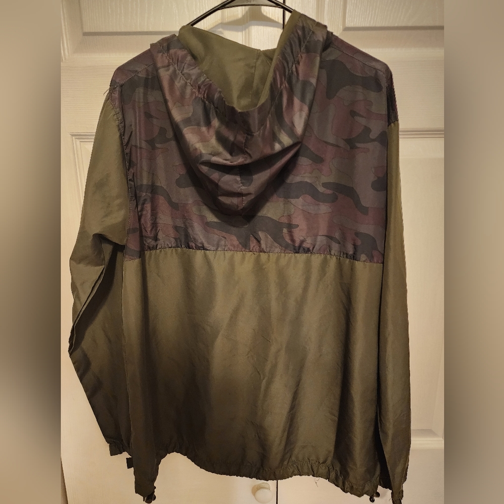 Beautiful giant zip up - Picture 4 of 4
